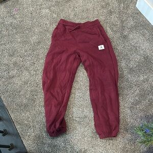 Red
Jordan sweatpants